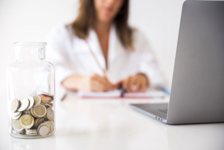 economista, consultora y asesora